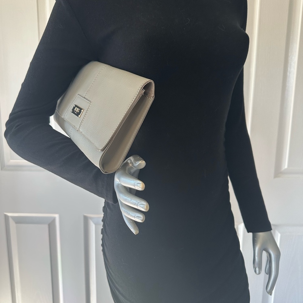 BCBG | Gray Soft Vegan Pebble Leather Maxi Clutch NWT - Picture 7 of 7